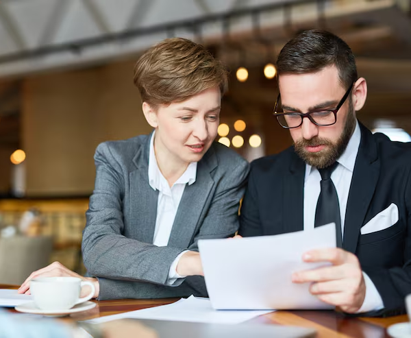 Business Contract Lawyer: The Small Details That Can Shape a Major Deal