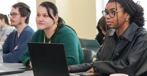 How College Students Can Start Building Career Experience